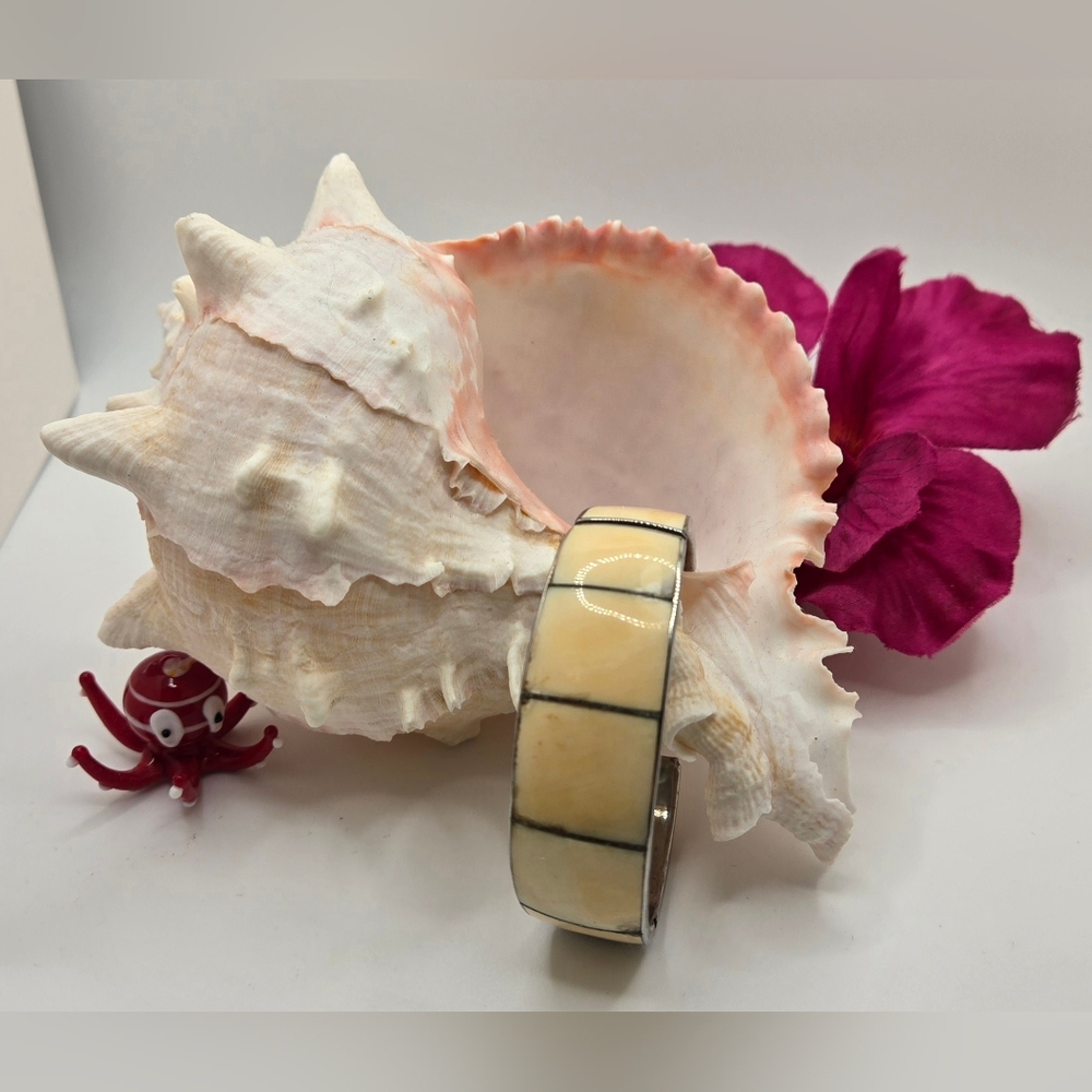 🐚 Shell Inlay Cuff w/ Silver Tone Metal Size 6.5 w/ a 1.25" Opening Handmade